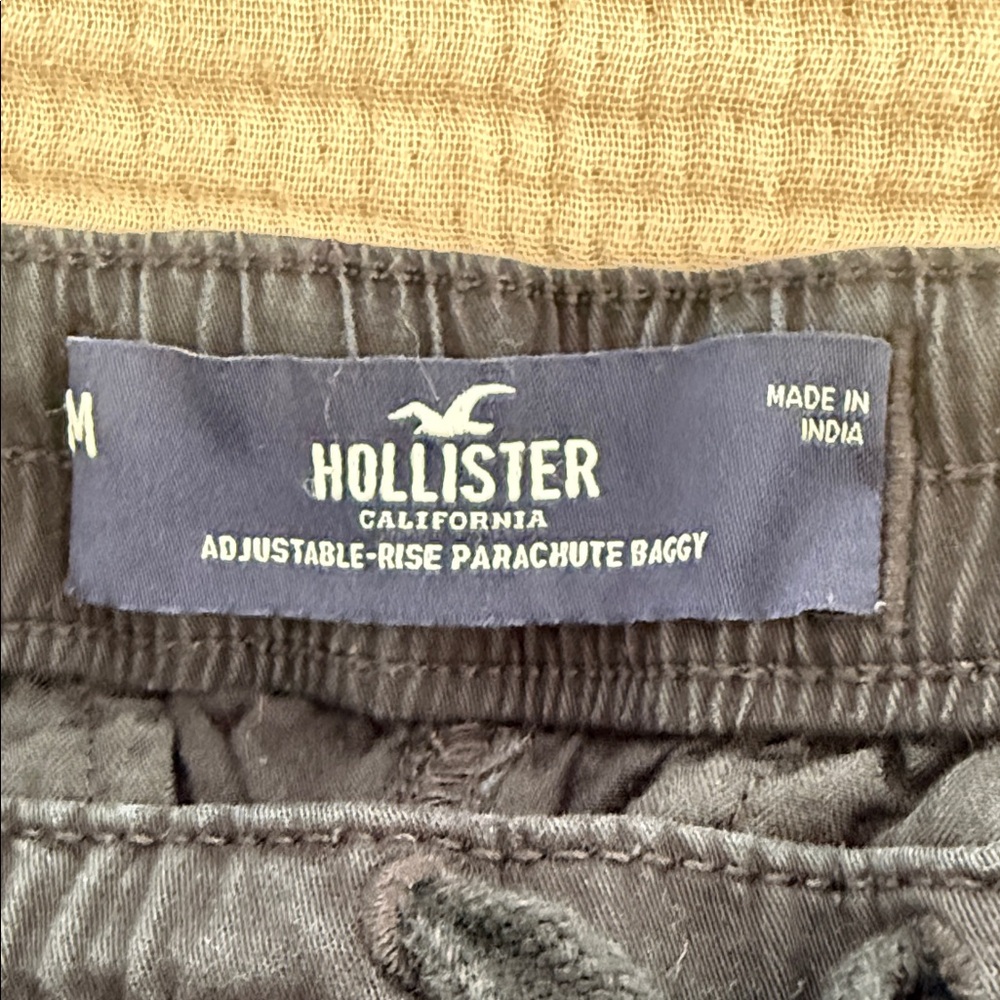 Hollister Women’s Dark Parachute Pants - Picture 2 of 3